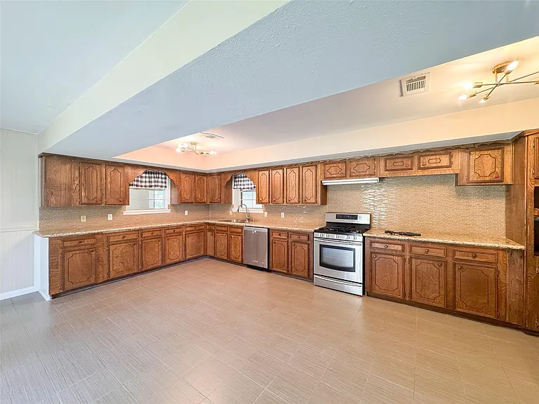 15331 Lake Lamond Rd — Photo 17