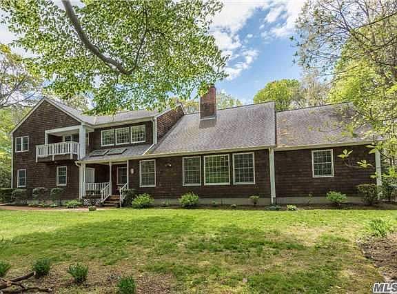 3rd image of 4 Holly Ln