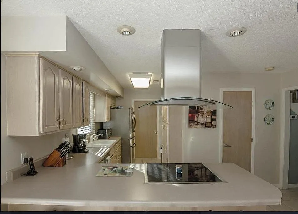 3 bed, 2.5 bath, 1900 sqft, $2,900 — Photo 3