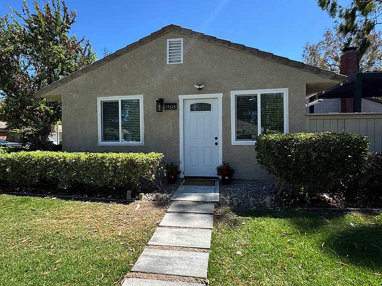 17221 Citron #B — Photo 7
