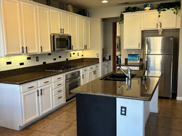 2730 Paint Dr, Auburn, CA 95603