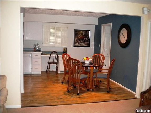 3rd image of 529 Westbourne Dr