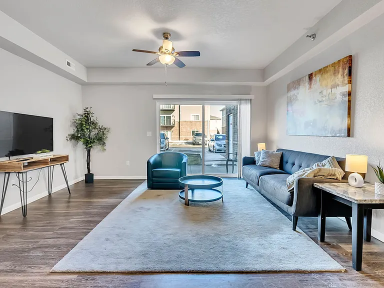 Willow Falls Apartments — Photo 10
