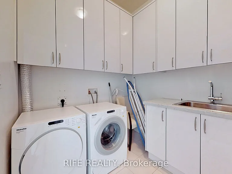 39 Queens Quay E #1208 — Photo 37