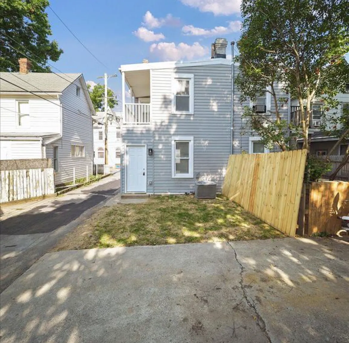 3 bed, 1040 sqft, $1,650 — Photo 4