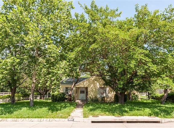 2nd image of 3052 Bonnie Brae Ave