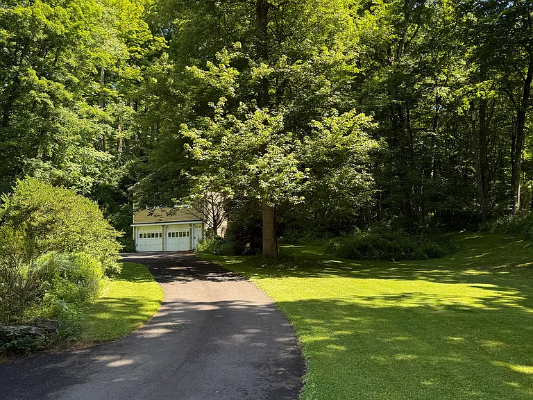 36 Sanfordtown Rd #2 — Photo 2