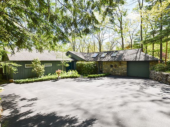 2nd image of 3149 Ledge Dr