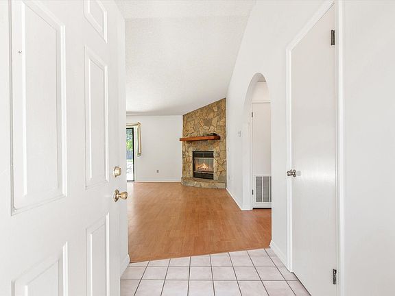 2nd image of 1321 Truman Dr