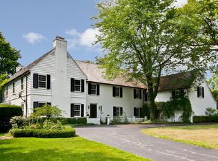 650 Lake Rd, Lake Forest, IL 60045