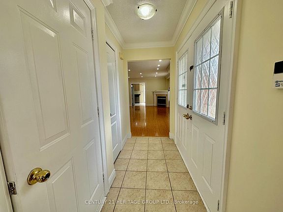 4th image of 77 Vauxhall Cres E