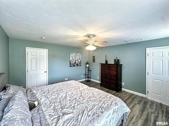 4th image of 203 Breeze Dr