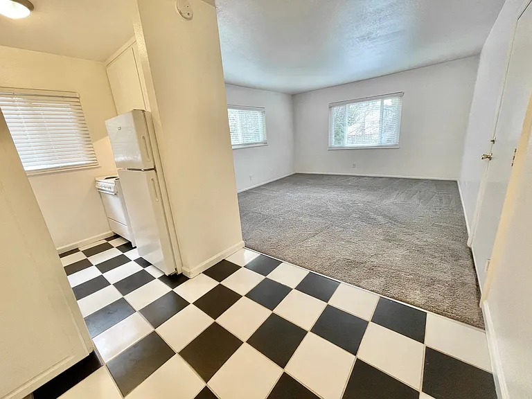 1315 G Street — Photo 6