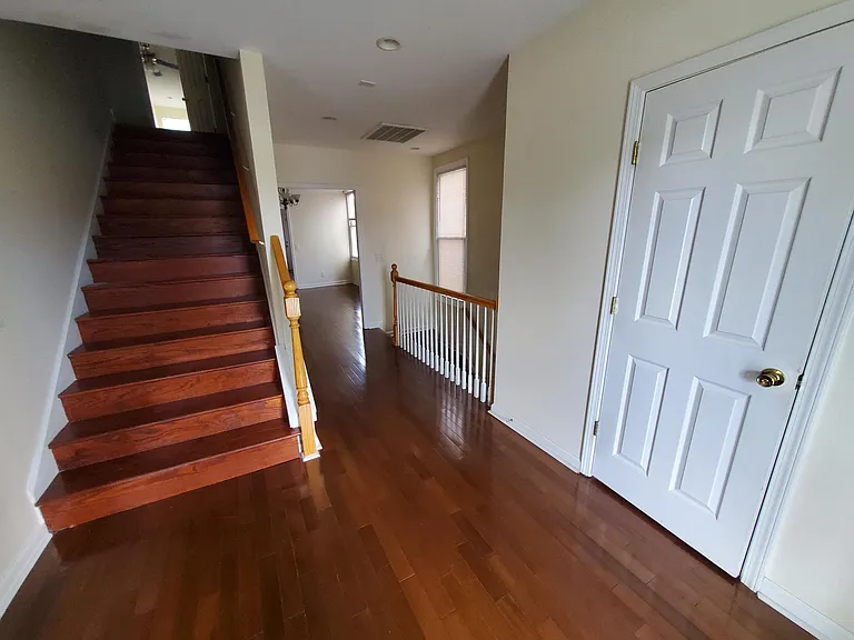 2225 Whitaker St — Photo 12