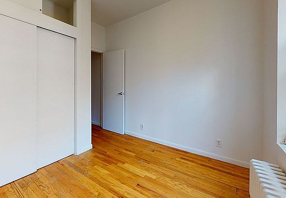 5th image of 307 E 77th St APT 6E