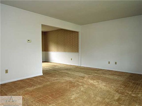 4th image of 2840 E Buglers Way
