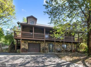 91 W Center St, Glen Rock, PA 17327