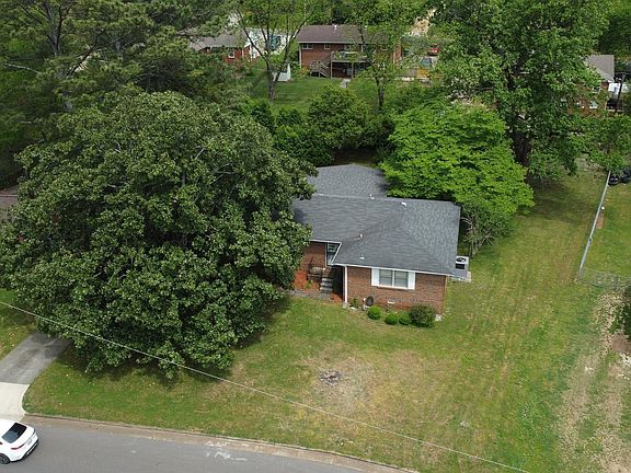 4th image of 1002 Speake Rd NW