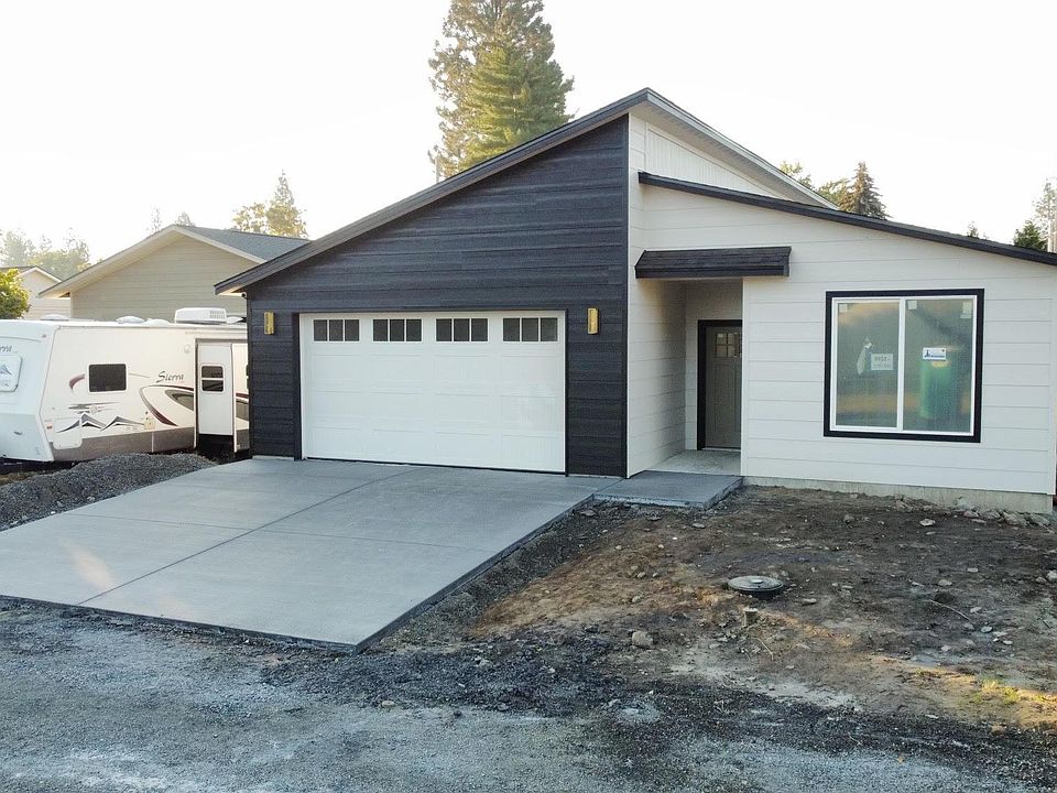 1st image of 3912 E 27th Ave