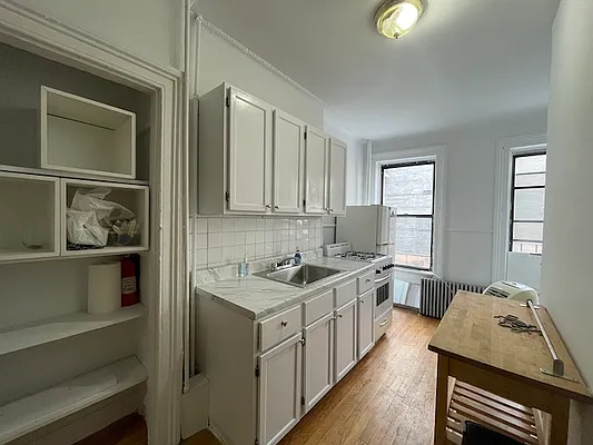 Rented by URBAN UTOPIA REALTY LLC | media 28