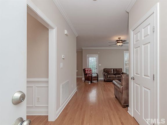 2nd image of 410 Chadwick Ln