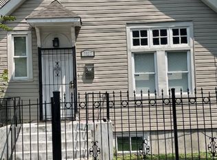 7927 S Burnham Ave, Chicago, IL 60617