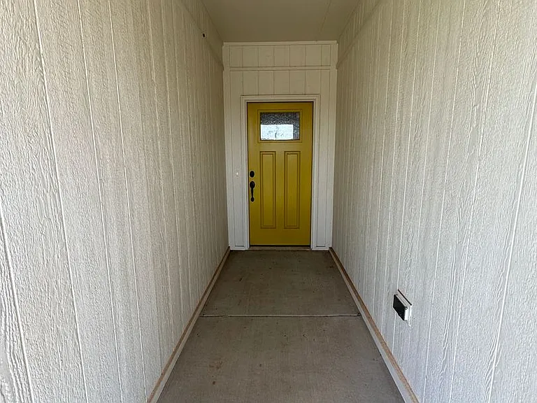 15749 Potomac Dr — Photo 3