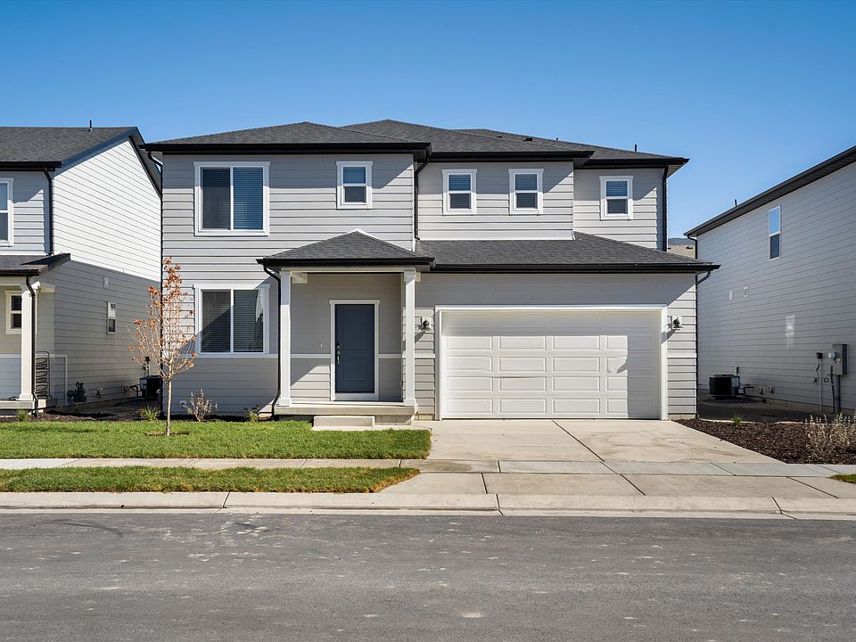 The Cottonwood exterior floorplan taken at a Meritage Homes community in Eagle Mountain, UT.