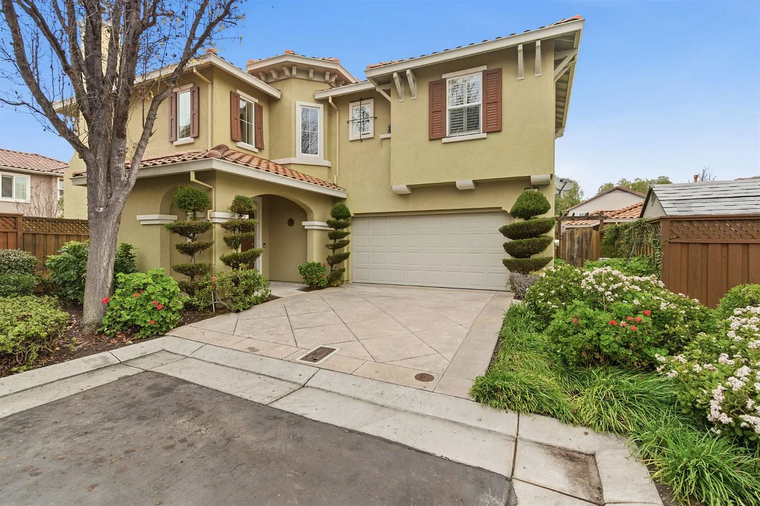 463 N Orinda Ct photo 1