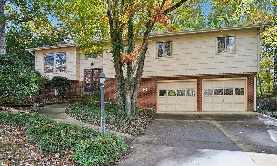 1st image of 218 Shadowlawn Dr