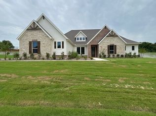 1002 Perrin Ln, Van Alstyne, TX 75495