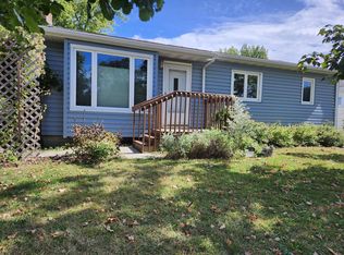 558 Cloverdale Ave, Waterloo, IA 50703