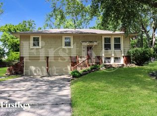 518 S Adams St, Raymore, MO 64083