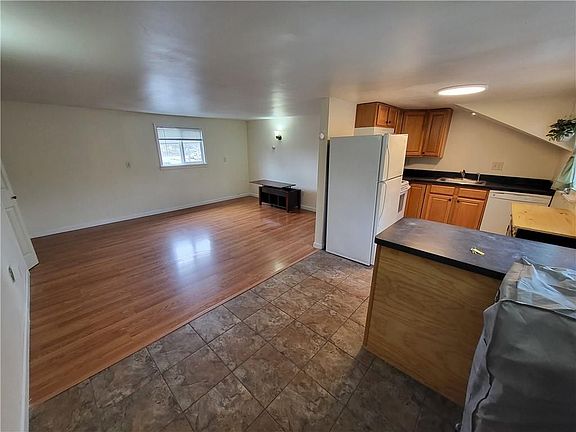3rd image of 43 Comfort St