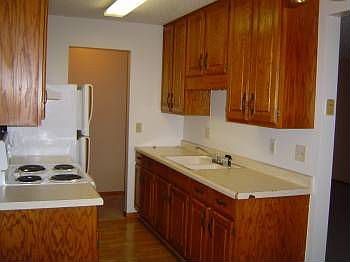 2nd image of 4621 University Ave NE APT 204