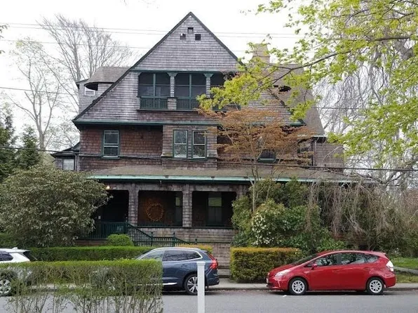 37 Catherine St, Newport, RI 02840