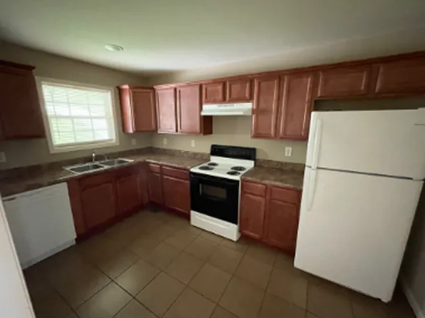 228 Vanover Ln, Jacksboro, TN 37757