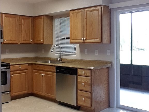 5th image of 1920 E Edgewood Dr