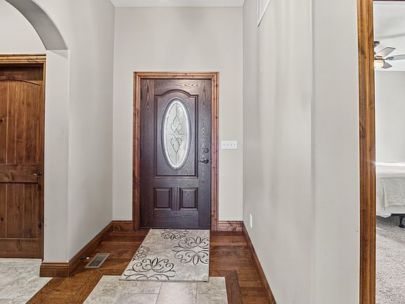 3rd image of 917 Veranda Pl