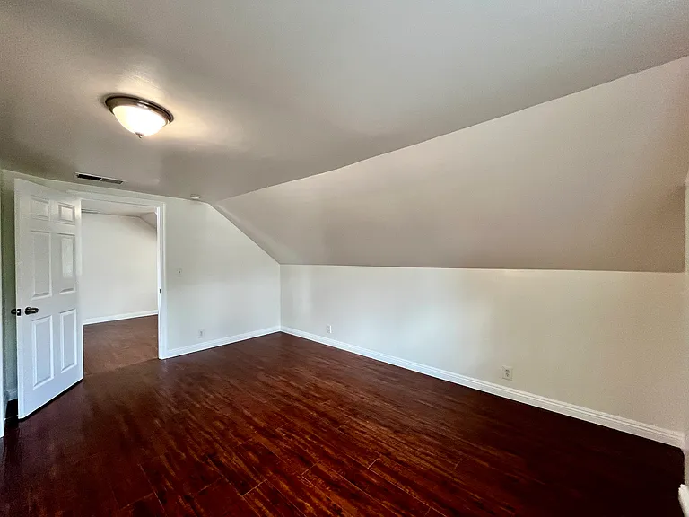 760 N El Molino Ave — Photo 11
