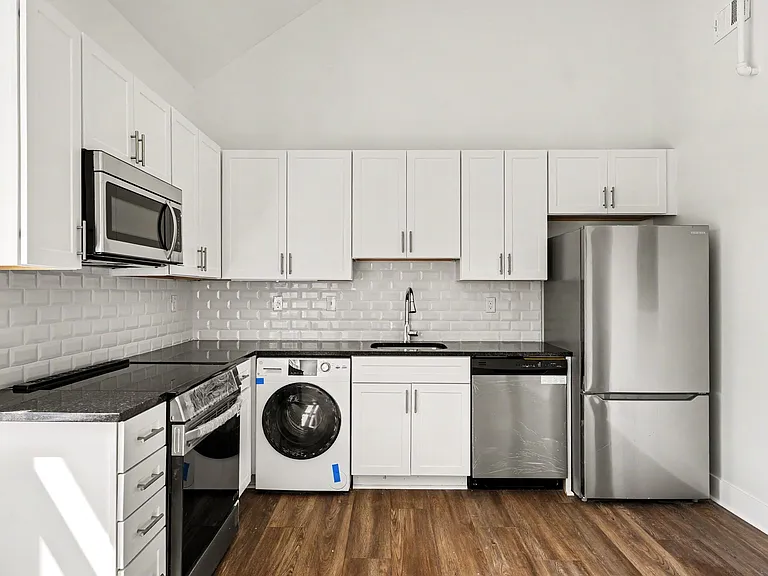 4729 Rohns St #1A — Photo 5
