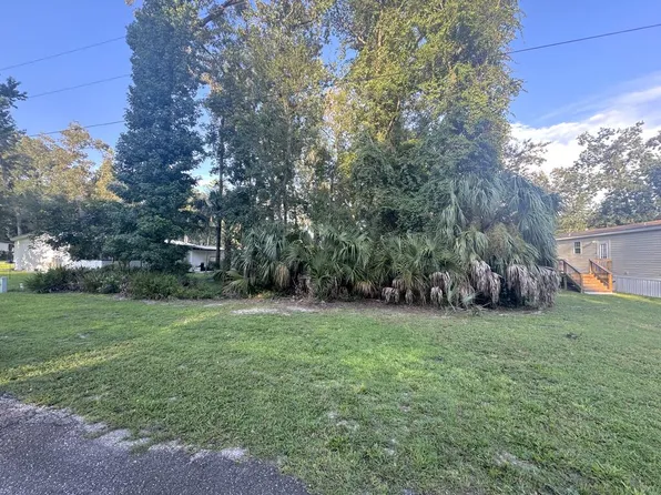 114th Ct, Chiefland, FL 32626