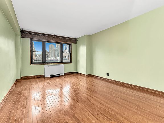5th image of 333 E 66th St APT 10E