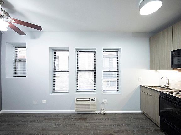 4th image of 4876 N Magnolia Ave #409