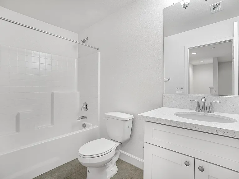 15395 Lotus Cir — Photo 31