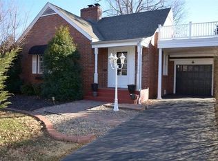 1138 E University St, Springfield, MO 65807