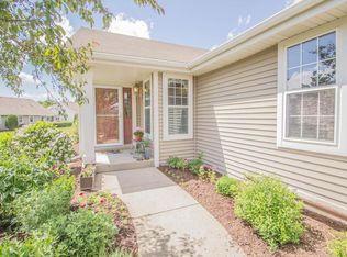 622 Park Dr, Waterford, WI 53185