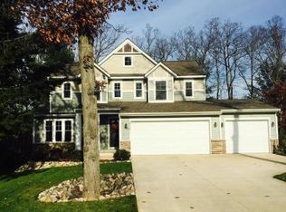 13129 Woodvale Ct, Grand Haven, MI 49417