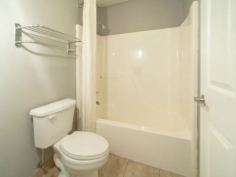 124 N Broadview St #A — Photo 10