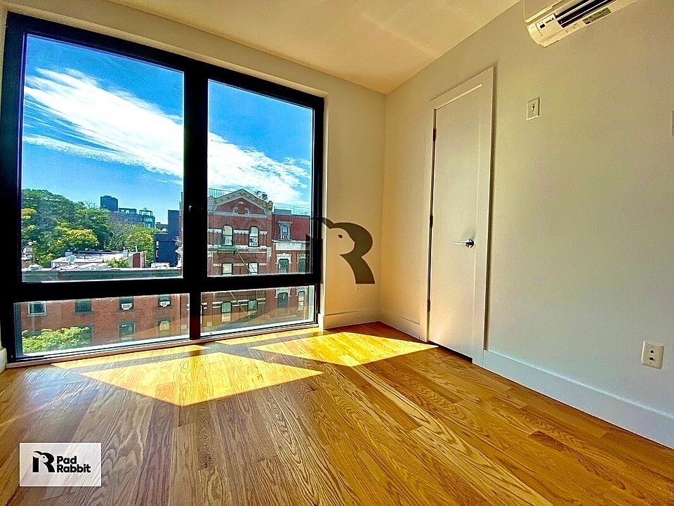 1st image of 169 Graham Ave #43
